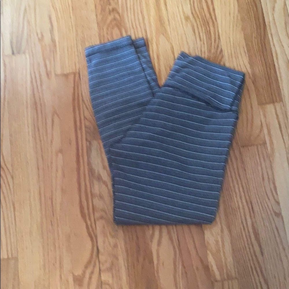 EUC - lululemon wonder under - Size 8